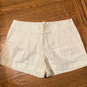 Women’s J Crew size 10 pleated cream shorts